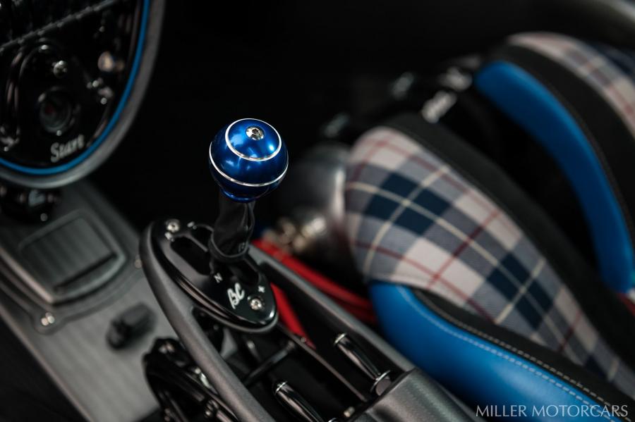 Детали интерьера Pagani Huayra BC Macchina Volante 2017 года  (фото 24 из 39)